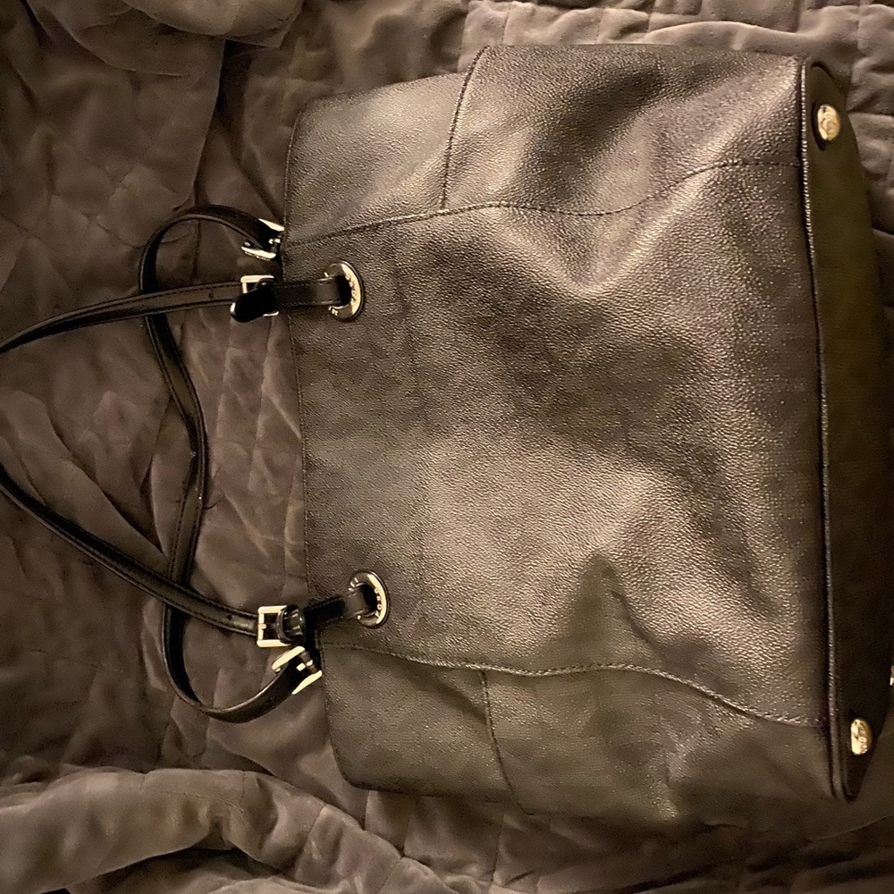 Mk jet set shoulder bag